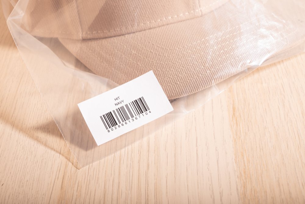 Klistermärke på enskild plastpåse